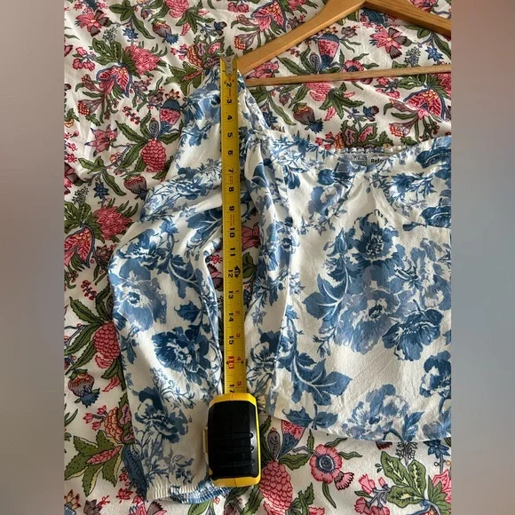 Reformation Reign Top in Olympia Print - Size 8 - Picture 12 of 12